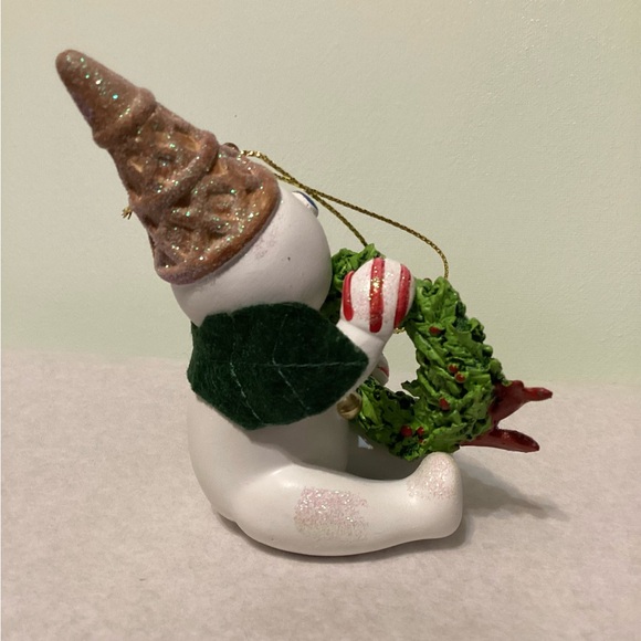COPY - Mr Bingle New Orleans Icon Holding Christmas Wreath Ornament - Picture 5 of 7